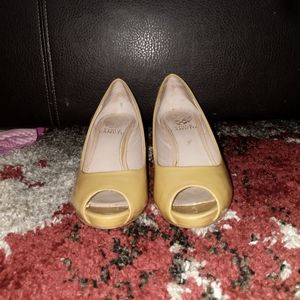 2in yellowish heels